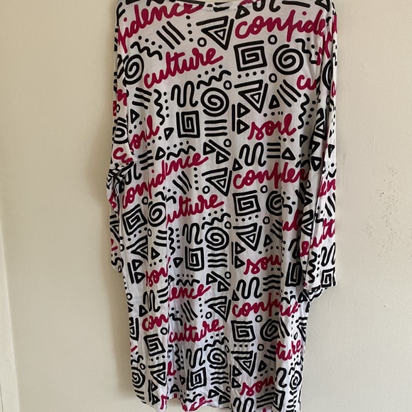 Izzy and liv one size plus night gown selling all 3 together or separate - Picture 4 of 8